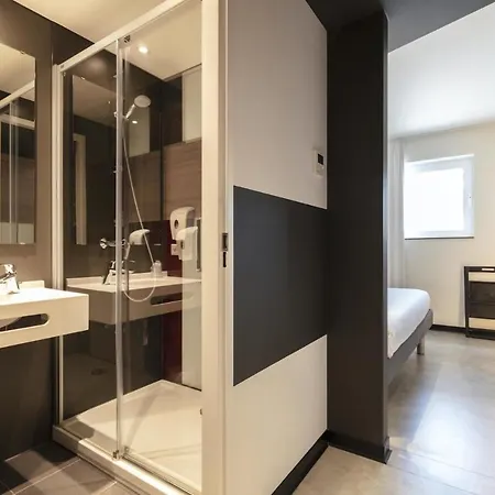 Ibis Budget Hotell 2*