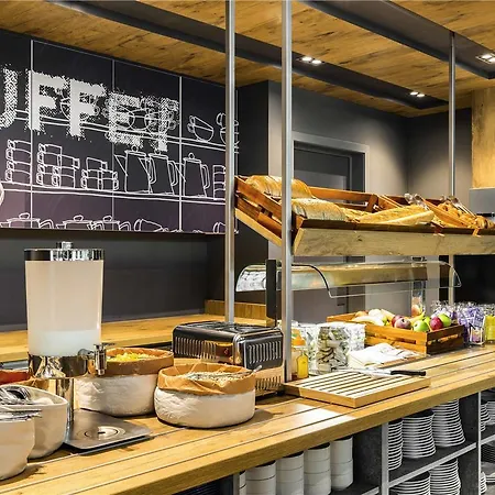 Ibis Budget Hotel 2*